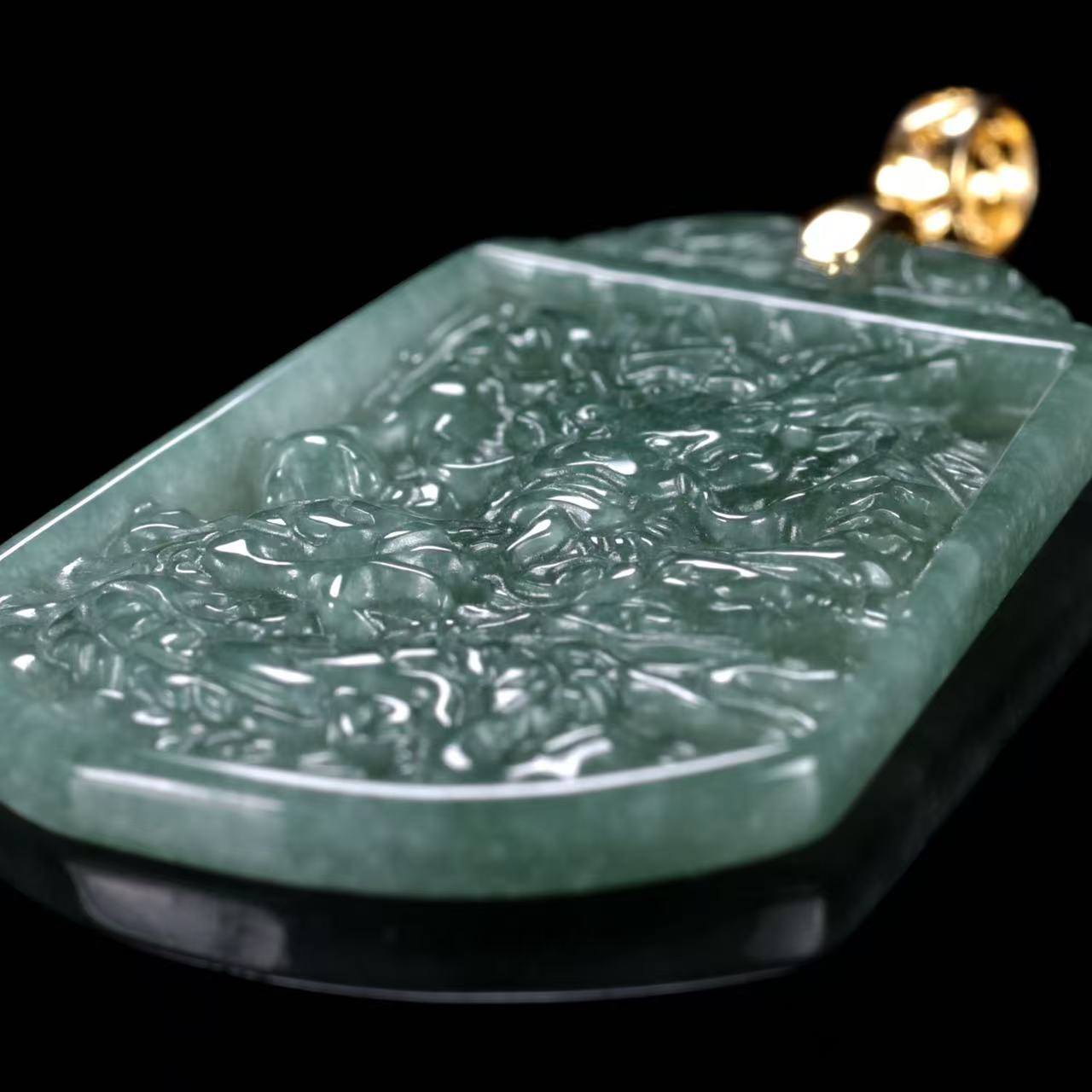 The Dragon Jadeite 100% Natural Burma Jade Jadeite With Certificated (S925 Silver Buckle)
