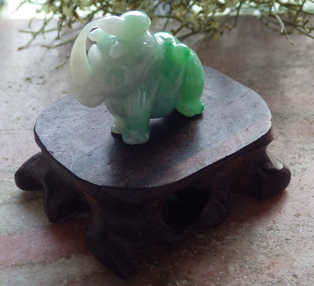 Certified Green Burma 100% Natural A Jade jadeite Display Rhinoceros Cow Ox 犀牛 645322 TN
