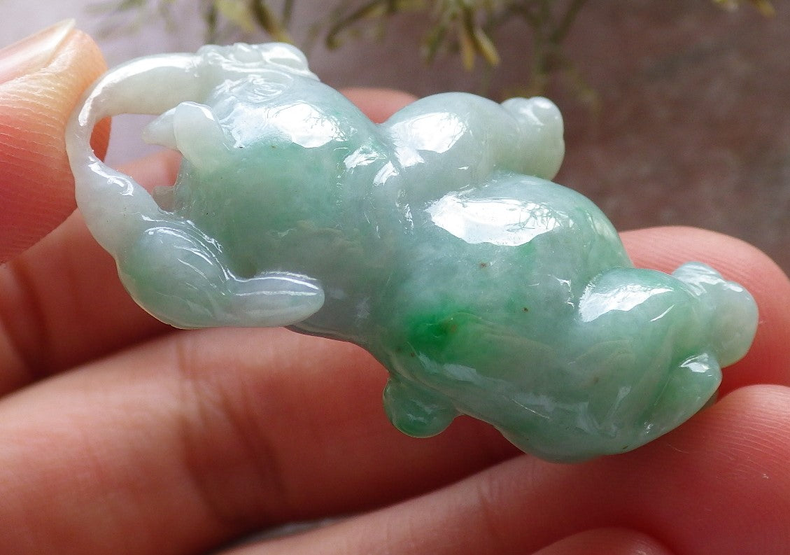 Certified Green Burma 100% Natural A Jade jadeite Display Rhinoceros Cow Ox 犀牛 645322 TN