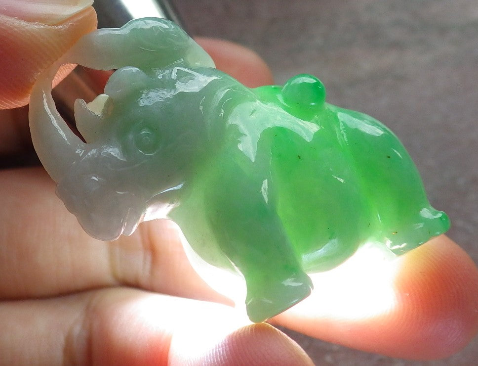 Certified Green Burma 100% Natural A Jade jadeite Display Rhinoceros Cow Ox 犀牛 645322 TN