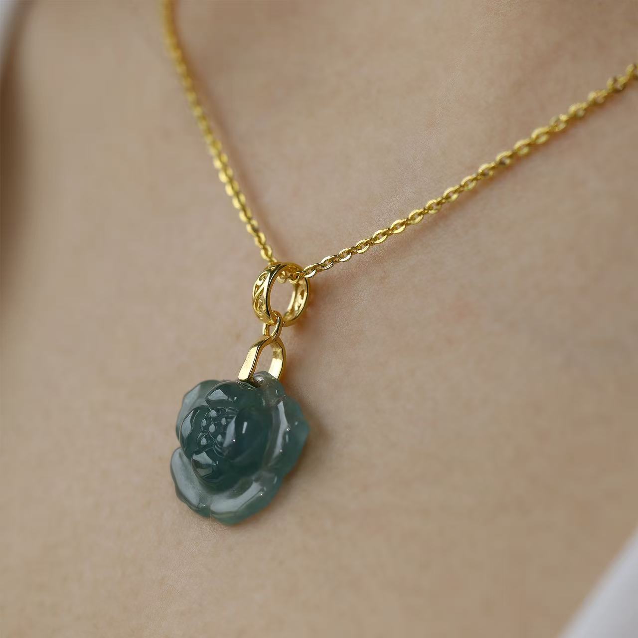 The Flower Jadeite 100% Natural Burma Jade Jadeite With Certificated (S925 Silver Buckle)