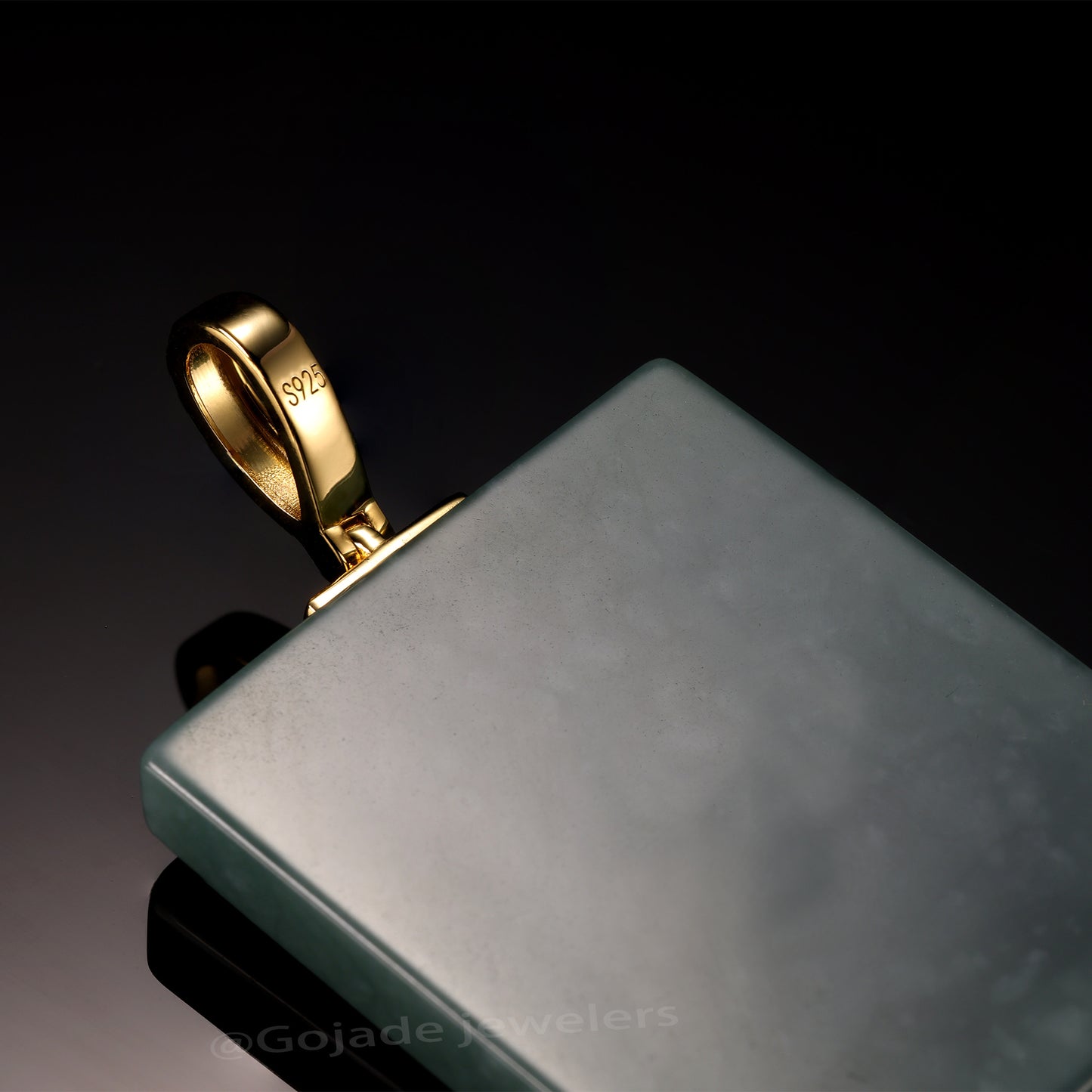 The Hand in hand Jadeite 100% Natural Burma Jade Jadeite With Certificated (S925 Silver Buckle)