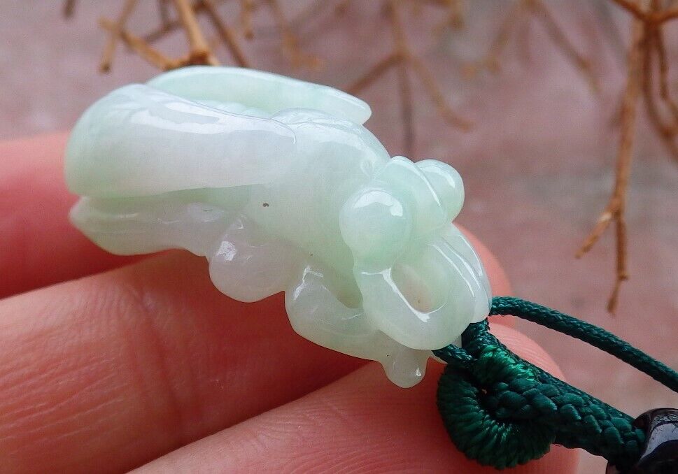 Certified Green Pale Lavender 100% Burma Natural A Jade jadeite Pendant Bee Necklace 蜜蜂 522584 TN