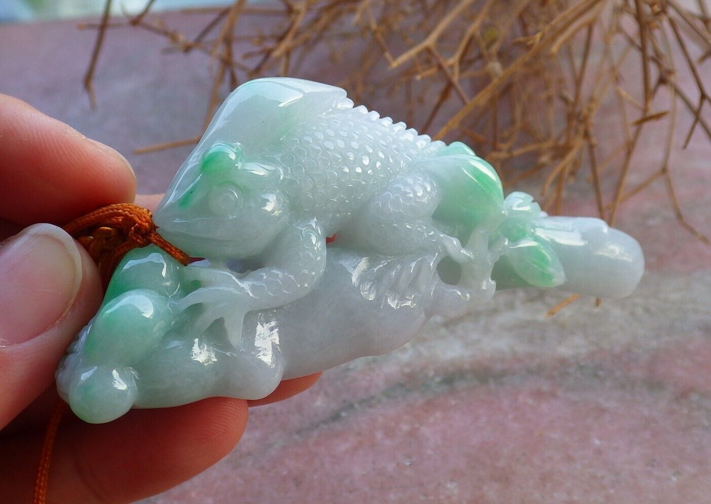 Certified Green 100% Natural A Jade jadeite Pendant Dragon Lizard Tree Leaf Necklace 龙蜥蜴 520041  TN
