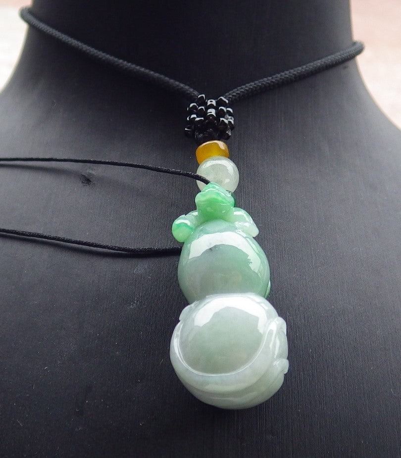 Certified Green Burma 100% Natural A Jade jadeite Pendant Frog Toad Gourd Necklace 招财蟾 639541  TN