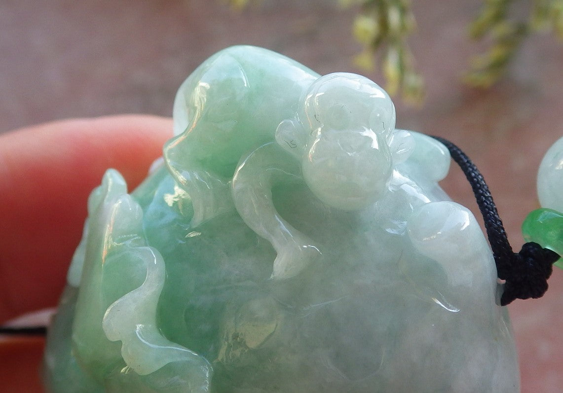 Certified Green Burma 100% Natural A Jade jadeite Pendant Monkey Peach Leaf Neckalce 猴子 640423  TN