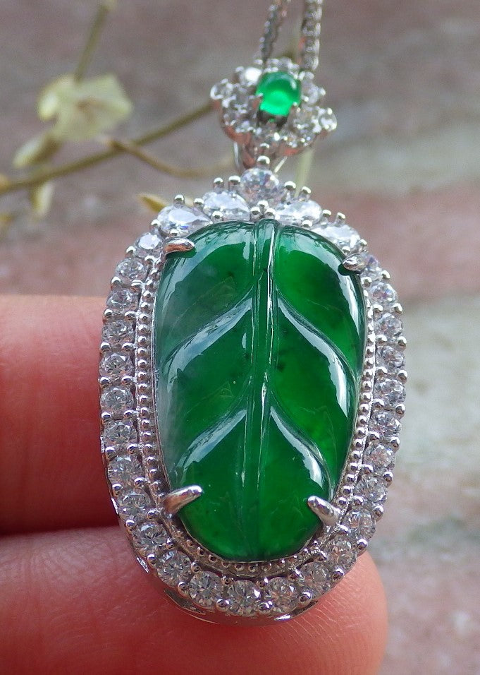 Icy Green Silver 925 Certified BURMA 100% Natural A JADE Jadeite pendant Leaf Necklace 事业有成 649422 TN