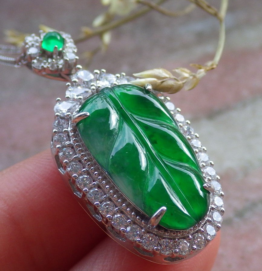 Icy Green Silver 925 Certified BURMA 100% Natural A JADE Jadeite pendant Leaf Necklace 事业有成 649422 TN