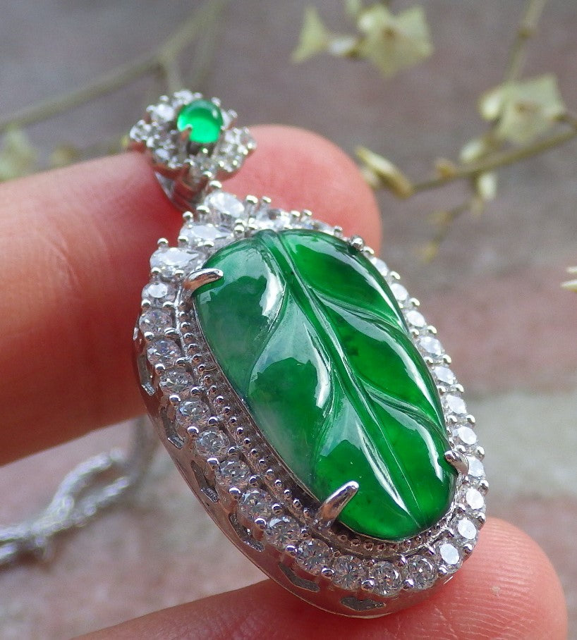 Icy Green Silver 925 Certified BURMA 100% Natural A JADE Jadeite pendant Leaf Necklace 事业有成 649422 TN