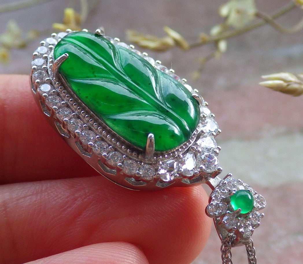 Icy Green Silver 925 Certified BURMA 100% Natural A JADE Jadeite pendant Leaf Necklace 事业有成 649422 TN