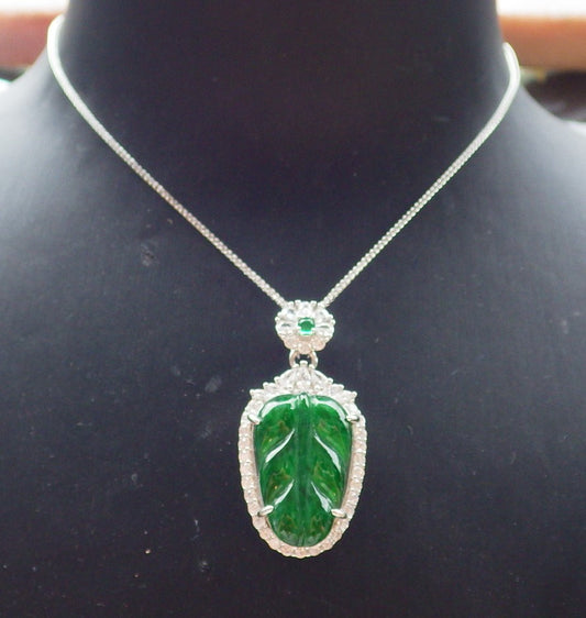Icy Green Silver 925 Certified BURMA 100% Natural A JADE Jadeite pendant Leaf Necklace 事业有成 651572 TN
