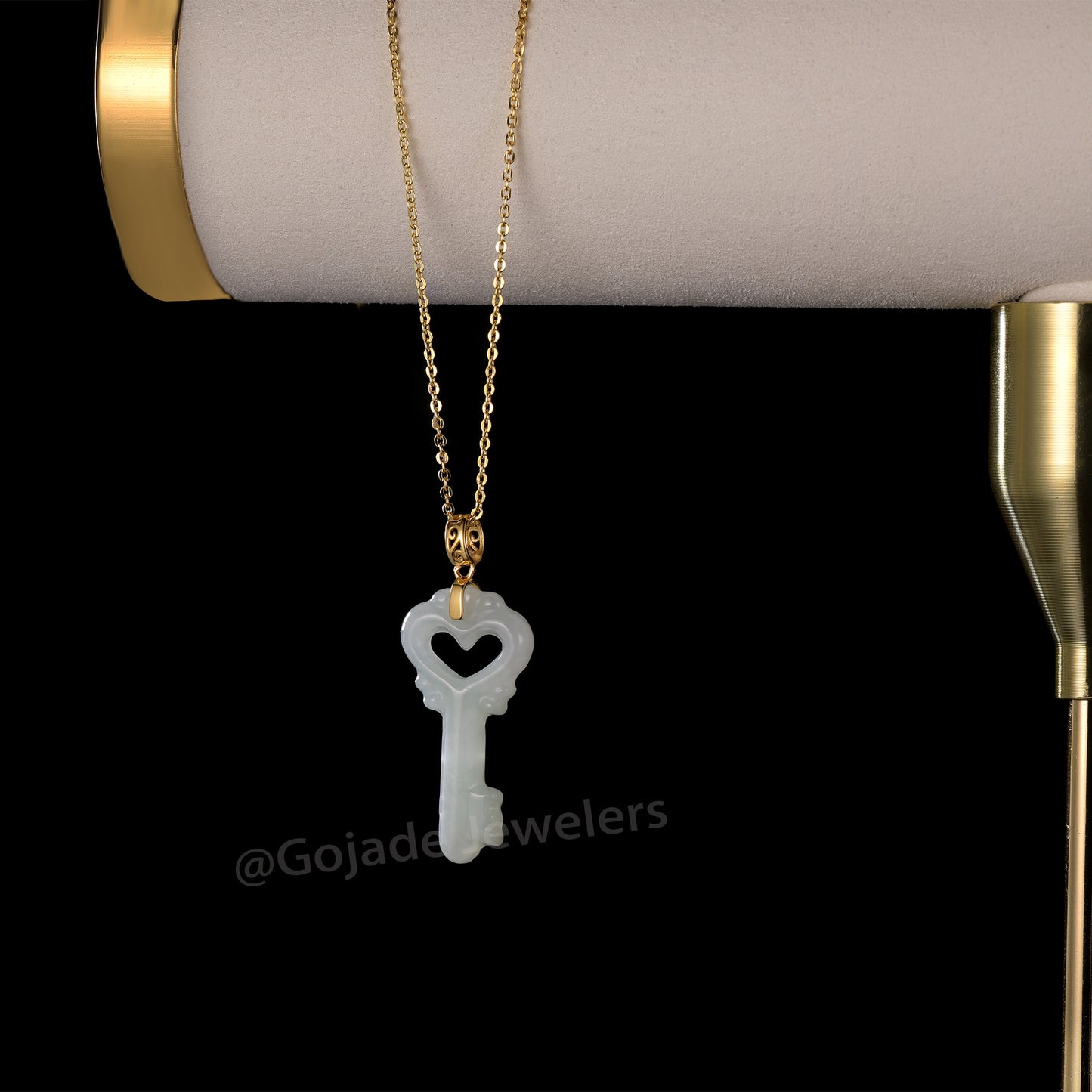 The Key Jadeite 100% Natural Burma Jade Jadeite With Certificated (S925 Silver Buckle)