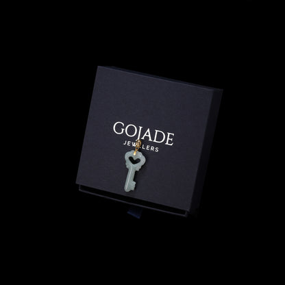 The Key Jadeite 100% Natural Burma Jade Jadeite With Certificated (S925 Silver Buckle)