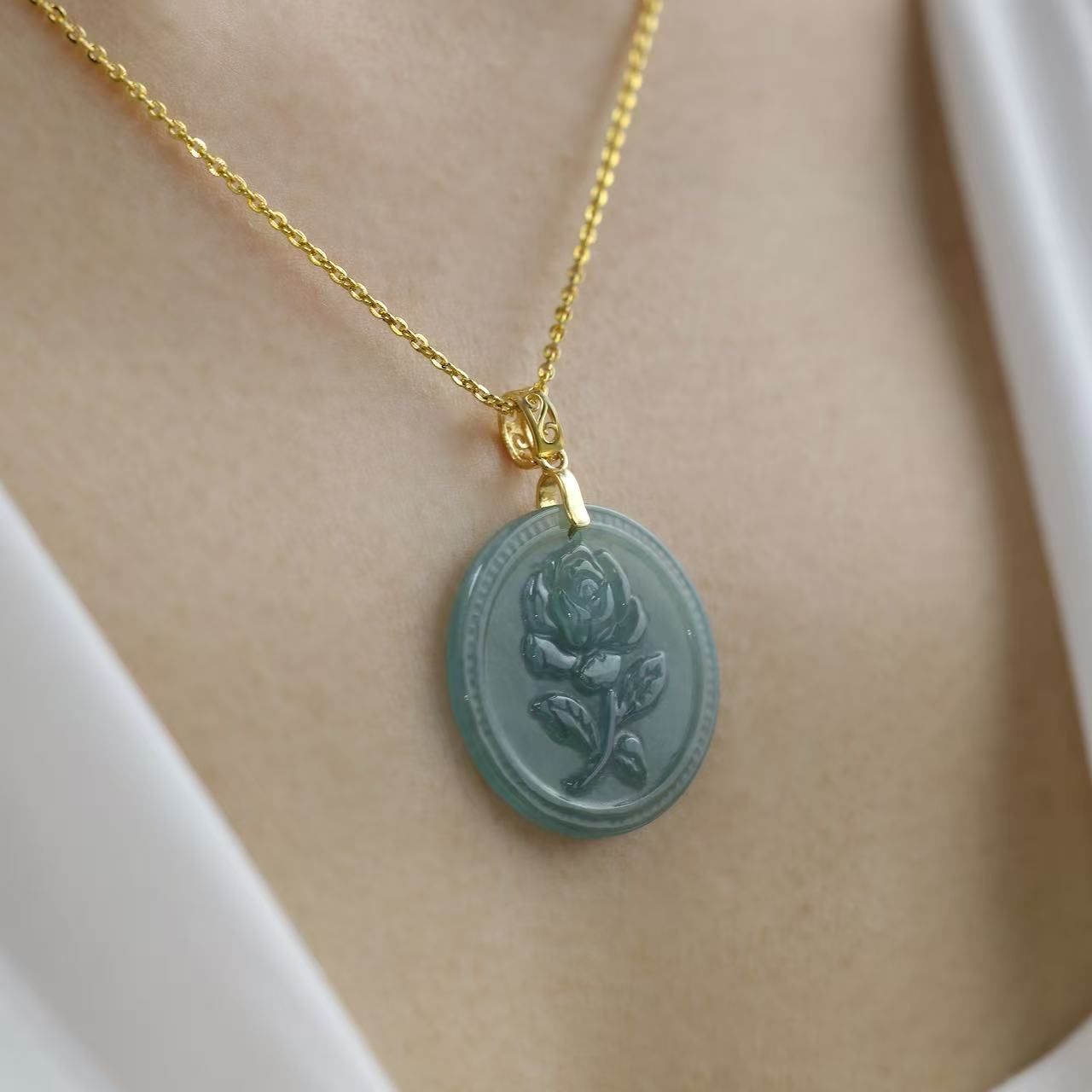 The Rose Flower Pendant Jadeite 100% Natural Burma Jade Jadeite With Certificated (S925 Silver Buckle)