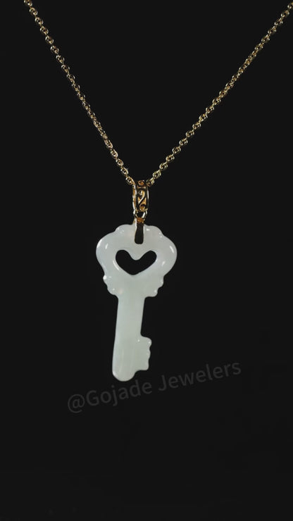 The Key Jadeite 100% Natural Burma Jade Jadeite With Certificated (S925 Silver Buckle)